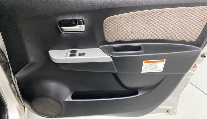 2016 Maruti Wagon R 1.0 LXI CNG, CNG, Manual, 87,808 km, Driver Side Door Panels Control