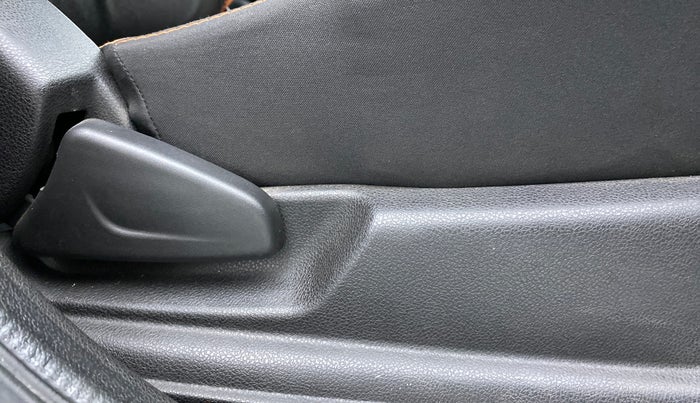 2018 Renault Kwid CLIMBER 1.0, Petrol, Manual, 3,498 km, Driver Side Adjustment Panel