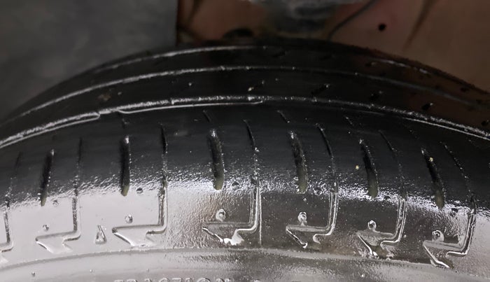 2017 Maruti IGNIS ZETA 1.2 K12, Petrol, Manual, 35,482 km, Left Front Tyre Tread