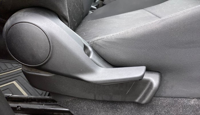 2017 Maruti IGNIS ZETA 1.2 K12, Petrol, Manual, 35,482 km, Driver Side Adjustment Panel