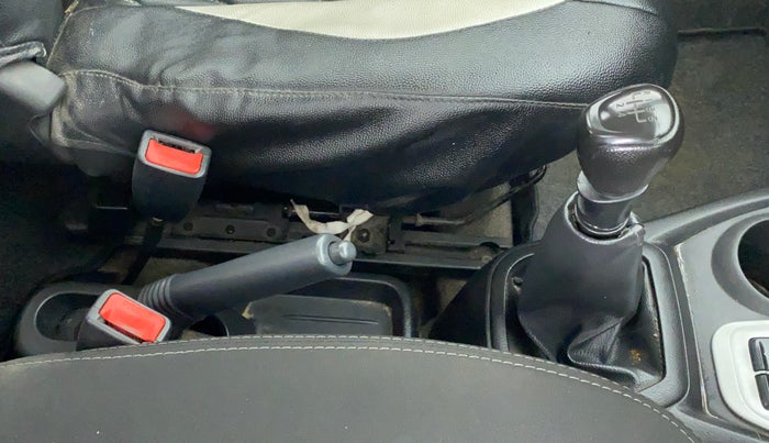 2017 Datsun Redi Go T (O), Petrol, Manual, 56,755 km, Gear Lever