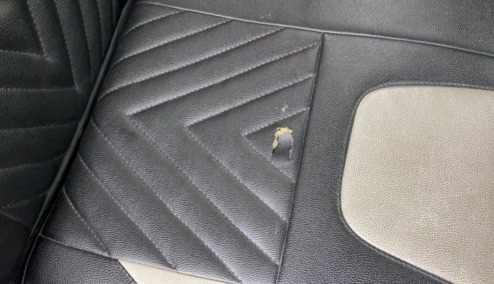 2017 Datsun Redi Go T (O), Petrol, Manual, 56,755 km, Second-row right seat - Cover slightly torn