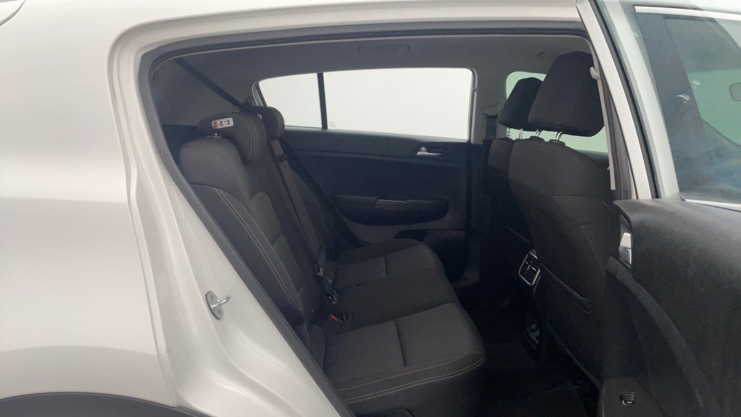 2016 Kia Sportage Si (fwd), Automatic, 145686 km, Right Side Rear Door Cabin View