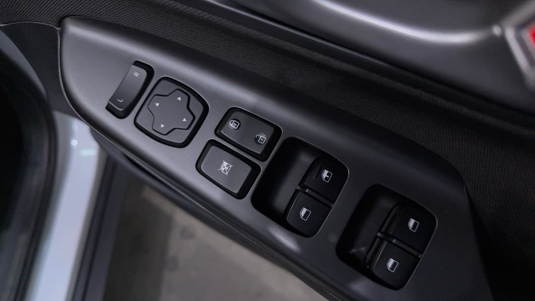 2020 Hyundai Kona Active (FWD), Automatic, 105283 km, Drivers Side Door Panel Controls