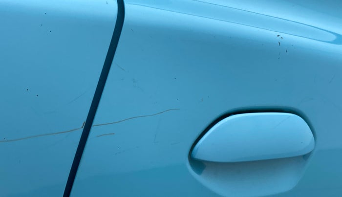 2014 Datsun Go T, Petrol, Manual, 70,320 km, Right rear door - Minor scratches