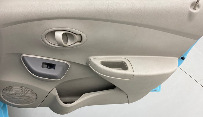 2014 Datsun Go T, Petrol, Manual, 70,320 km, Driver Side Door Panels Control