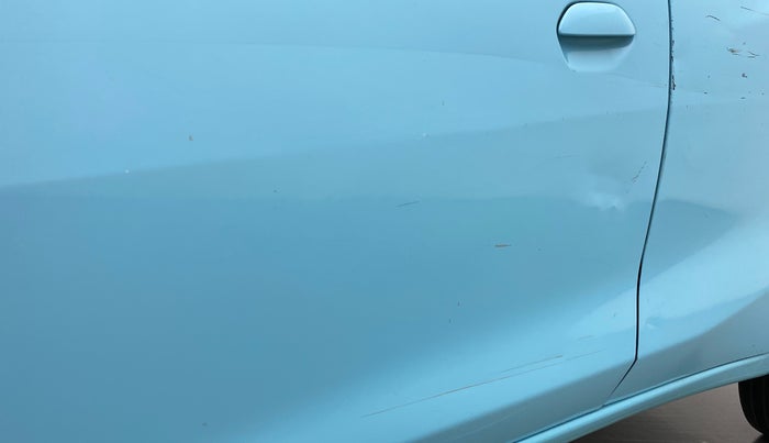 2014 Datsun Go T, Petrol, Manual, 70,320 km, Front passenger door - Minor scratches