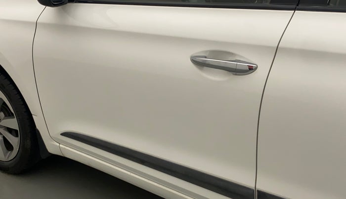 2017 Hyundai Elite i20 ASTA 1.4 CRDI (O), Diesel, Manual, 77,353 km, Front passenger door - Paint has faded