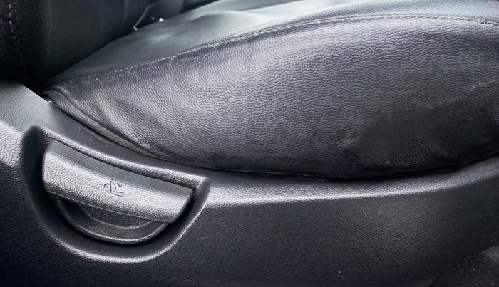 2017 Hyundai Grand i10 SPORTZ 1.2 KAPPA VTVT, Petrol, Manual, 25,915 km, Driver Side Adjustment Panel