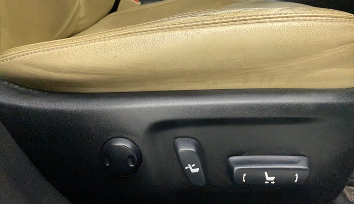 2017 Toyota Corolla Altis VL AT, Petrol, Automatic, 66,207 km, Driver Side Adjustment Panel