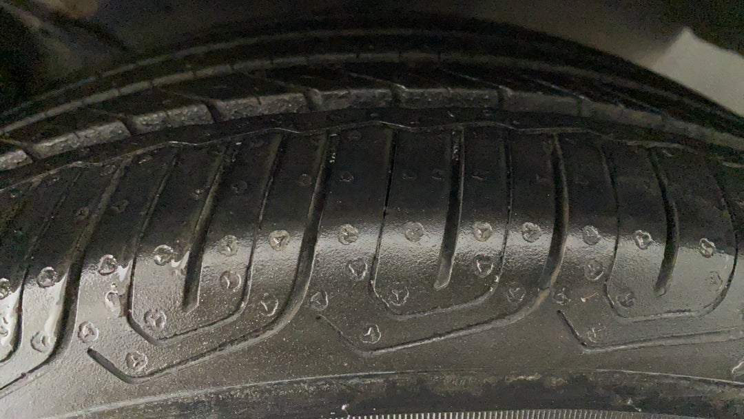 Left Rear Tyre Tread