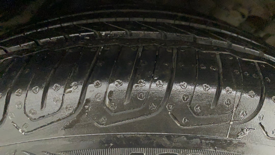 Right Rear Tyre Tread