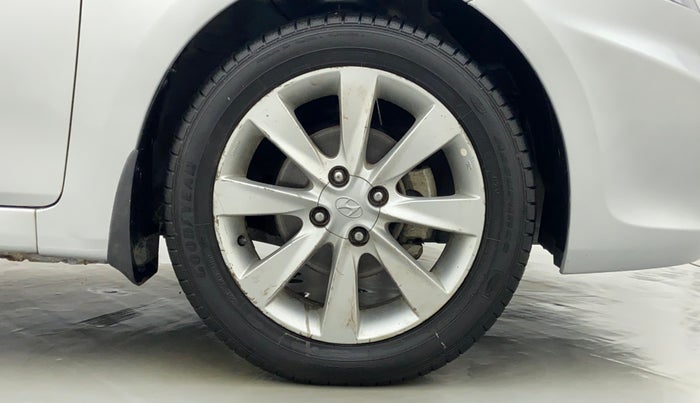 2013 Hyundai Verna FLUIDIC 1.6 SX CRDI, Diesel, Manual, 1,34,533 km, Right Front Wheel