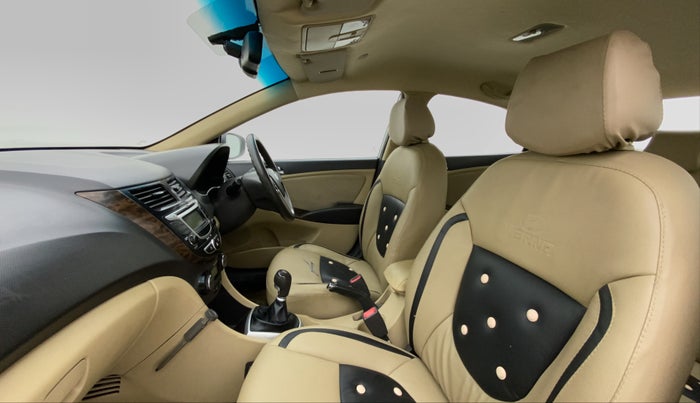 2013 Hyundai Verna FLUIDIC 1.6 SX CRDI, Diesel, Manual, 1,34,533 km, Right Side Front Door Cabin