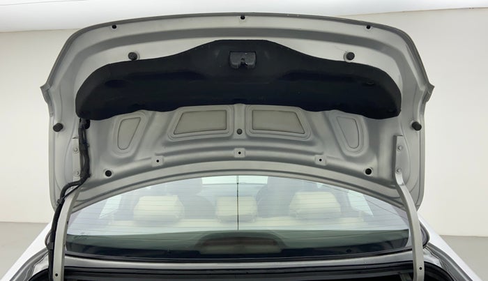 2013 Hyundai Verna FLUIDIC 1.6 SX CRDI, Diesel, Manual, 1,34,533 km, Boot Door Open