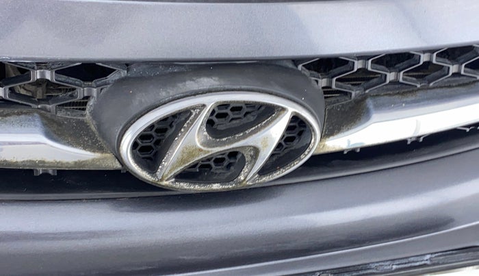 2011 Hyundai i10 MAGNA 1.2 KAPPA2, Petrol, Manual, 47,172 km, Front monogram/logo - Slight discoloration