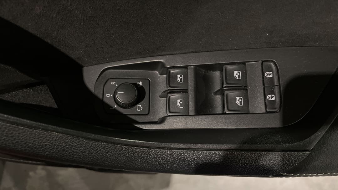 2020 SKODA Kodiaq 132 Tsi Sportline (4x4), Automatic, 63773 km, Drivers Side Door Panel Controls