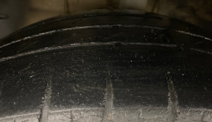 2012 Toyota Etios VD, Diesel, Manual, 95,609 km, Left Front Tyre Tread
