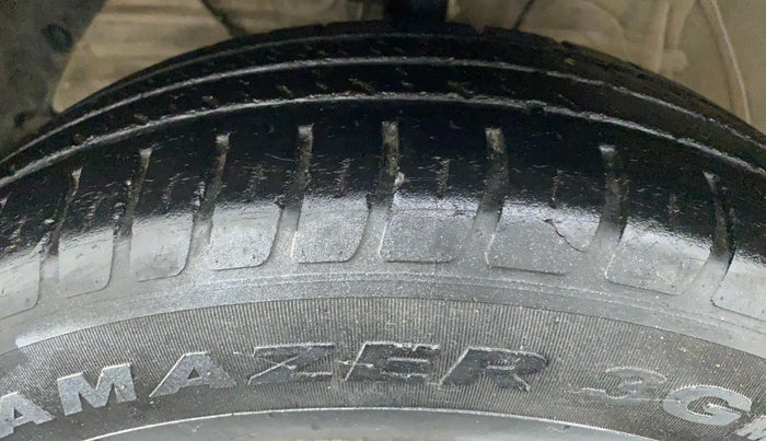 2019 Maruti Swift VXI D, Petrol, Manual, 36,113 km, Left Front Tyre Tread