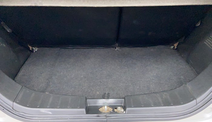 2014 Maruti Wagon R Stingray VXI, Petrol, Manual, 81,428 km, Boot Inside View