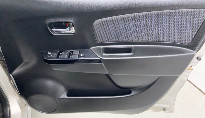 2014 Maruti Wagon R Stingray VXI, Petrol, Manual, 81,428 km, Driver Side Door Panels Controls