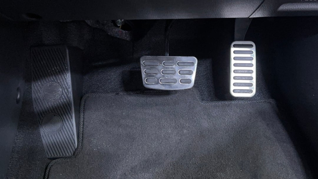 2024 Kia Stonic Gt-line, Automatic, 1441 km, Pedals and Footmat