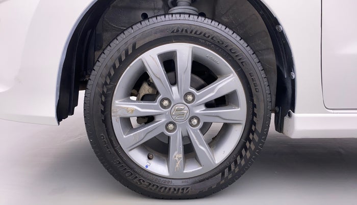 2015 Maruti Wagon R Stingray VXI, Petrol, Manual, 70,678 km, Left Front Wheel