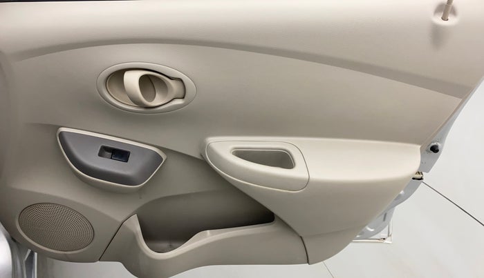 2014 Datsun Go T, Petrol, Manual, 65,761 km, Driver Side Door Panels Control