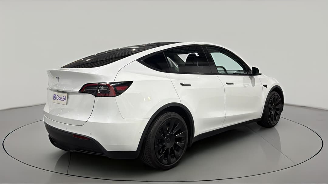 2023 Tesla Model Y Rear-wheel Drive, Automatic, 51169 km, Right Back Diagonal (45- Degree) View