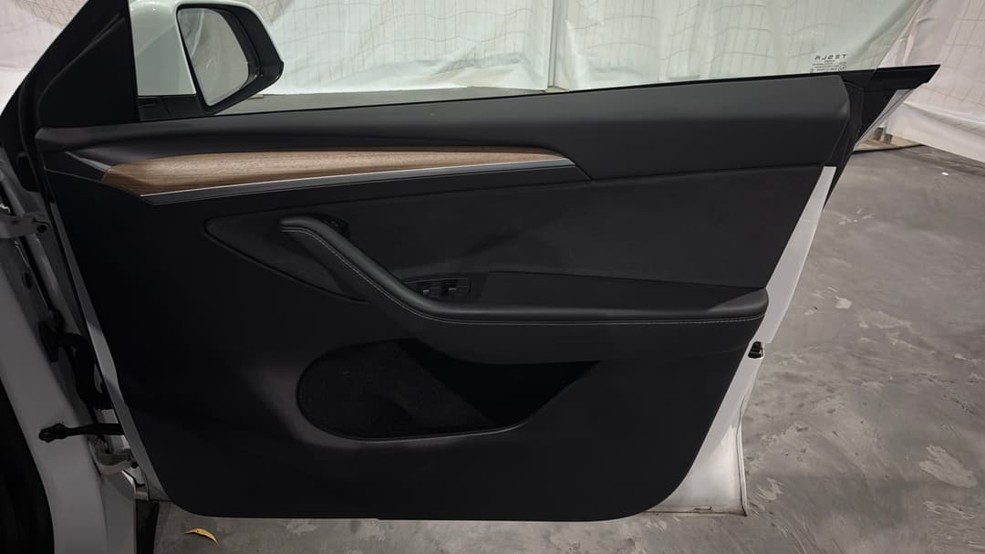 2023 Tesla Model Y Rear-wheel Drive, Automatic, 51169 km, Speaker View