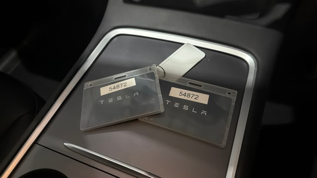2023 Tesla Model Y Rear-wheel Drive, Automatic, 51169 km, Key Close-up