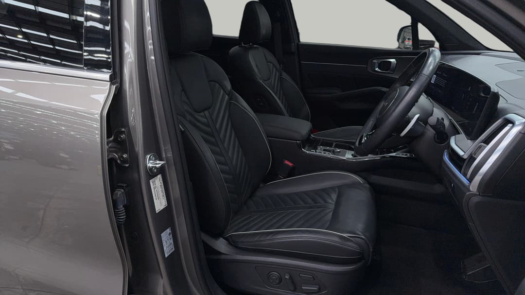 2024 Kia Sorento Gt-line 7 Seat, Automatic, 24731 km, Right Side Front Door Cabin View