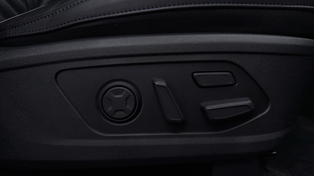 2024 Kia Sorento Gt-line 7 Seat, Automatic, 24731 km, Drivers Side Adjustment Panel