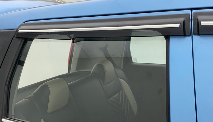 2021 Maruti New Wagon-R LXI CNG 1.0, CNG, Manual, 43,689 km, Right rear door - Door visor damaged