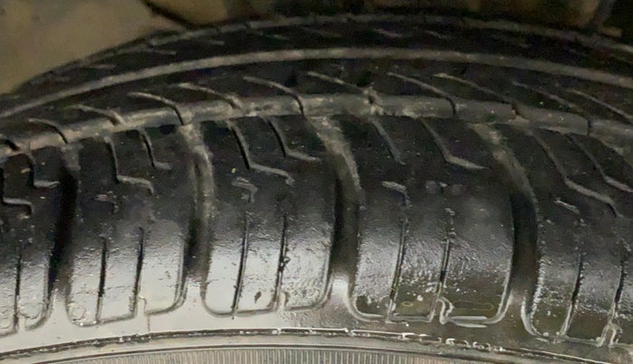 2016 Tata Tiago XZ PETROL, CNG, Manual, 74,519 km, Right Front Tyre Tread