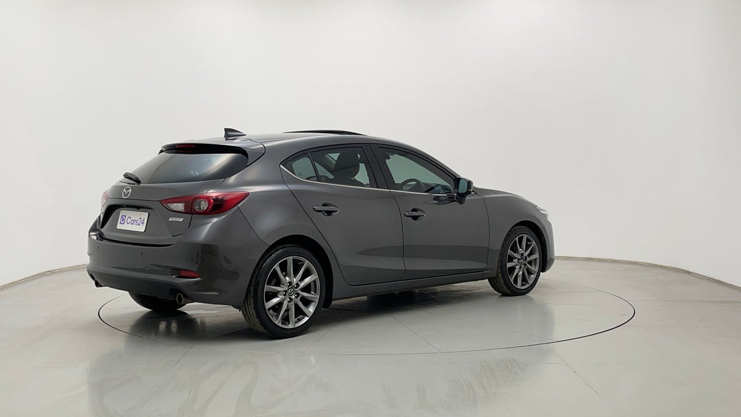 Right Back Diagonal (45- Degree) View