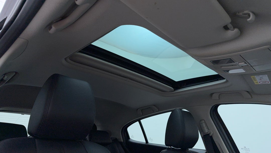 Interior Sunroof/Moonroof