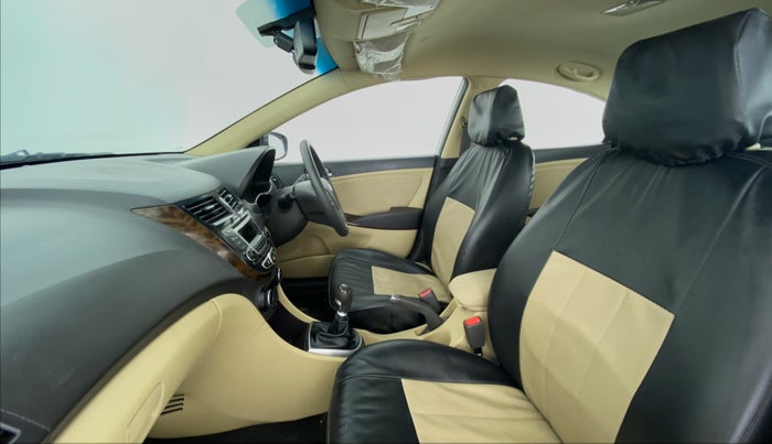 2016 Hyundai Verna FLUIDIC 1.6 VTVT S, Petrol, Manual, 76,471 km, Right Side Front Door Cabin