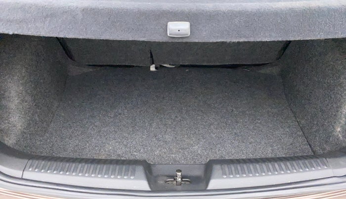 2019 Volkswagen Polo HIGHLINE PLUS 1.0, Petrol, Manual, 42,872 km, Boot Inside