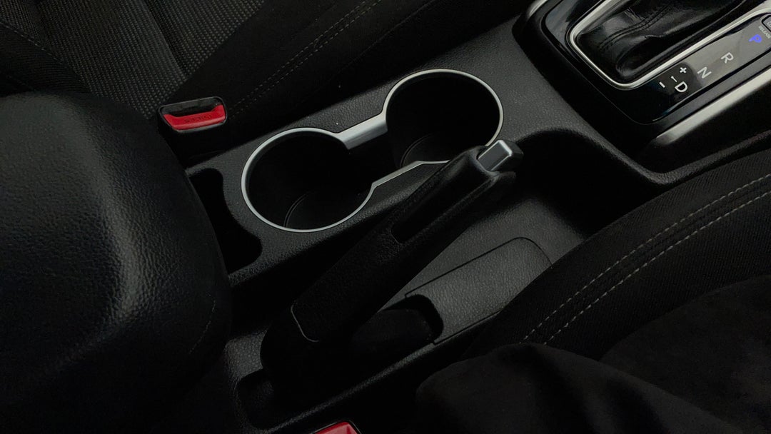 2017 Hyundai i30 Active, Automatic, 144751 km, Handbrake