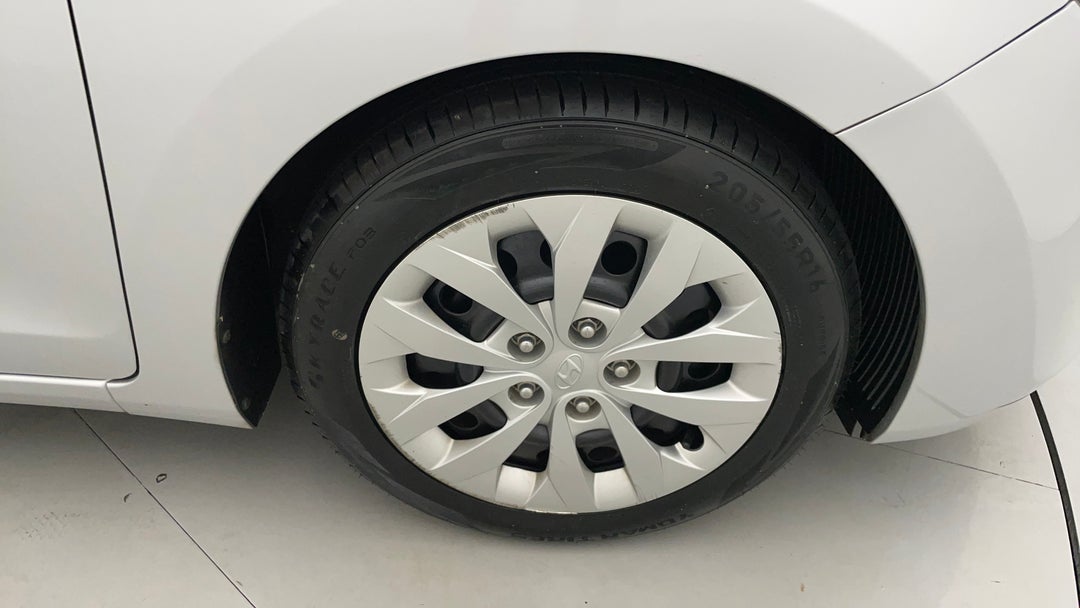 2017 Hyundai i30 Active, Automatic, 144751 km, Right Front Wheel