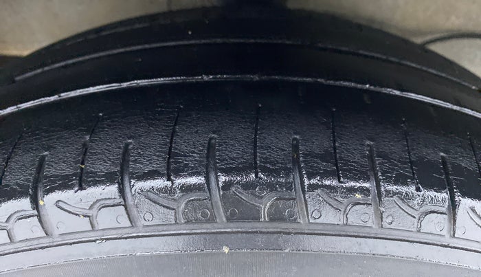 2018 Hyundai NEW SANTRO ASTA 1.1 MT, Petrol, Manual, 28,045 km, Right Rear Tyre Tread