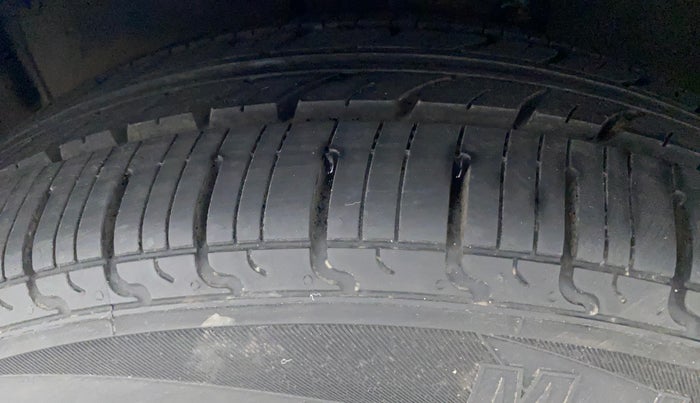 2014 Maruti Celerio VXI, Petrol, Manual, 74,836 km, Left Front Tyre Tread