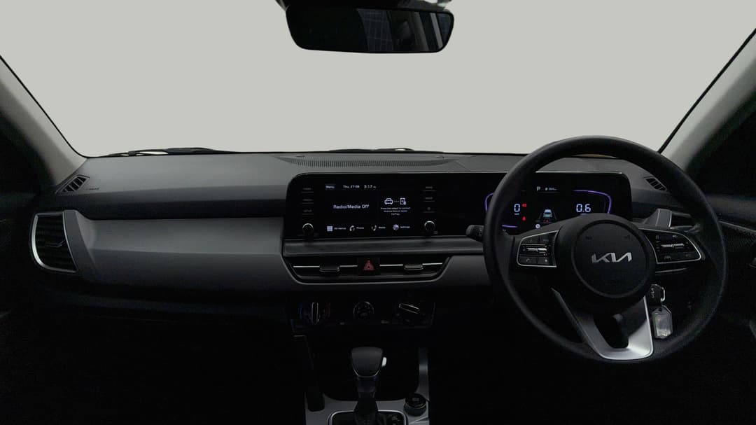 2025 Kia Seltos S (FWD), Automatic, 3516 km, Dashboard View