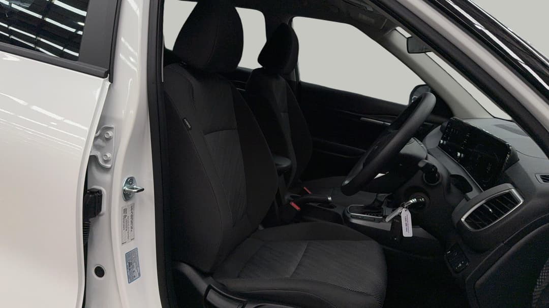 2025 Kia Seltos S (FWD), Automatic, 3516 km, Right Side Front Door Cabin View