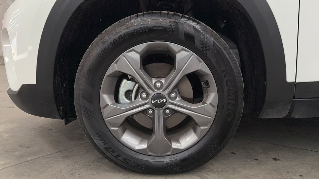 2025 Kia Seltos S (FWD), Automatic, 3516 km, Left Front Wheel