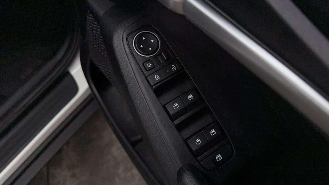 2025 Kia Seltos S (FWD), Automatic, 3516 km, Drivers Side Door Panel Controls