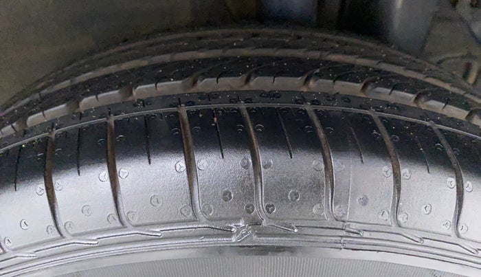 2015 Hyundai Elite i20 MAGNA 1.2, Petrol, Manual, 51,103 km, Left Rear Tyre Tread