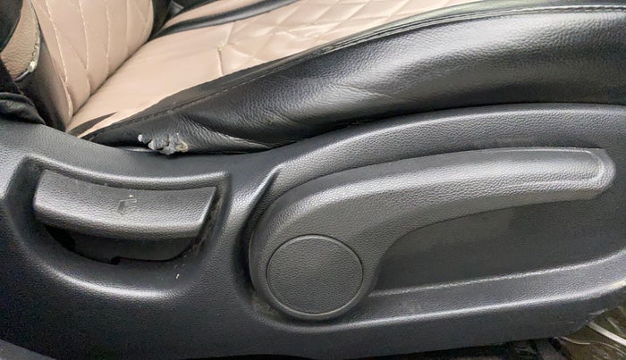 2015 Hyundai Elite i20 ASTA 1.2 (O), Petrol, Manual, 64,424 km, Driver Side Adjustment Panel