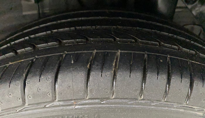 2015 Hyundai Elite i20 ASTA 1.2 (O), Petrol, Manual, 64,424 km, Left Rear Tyre Tread